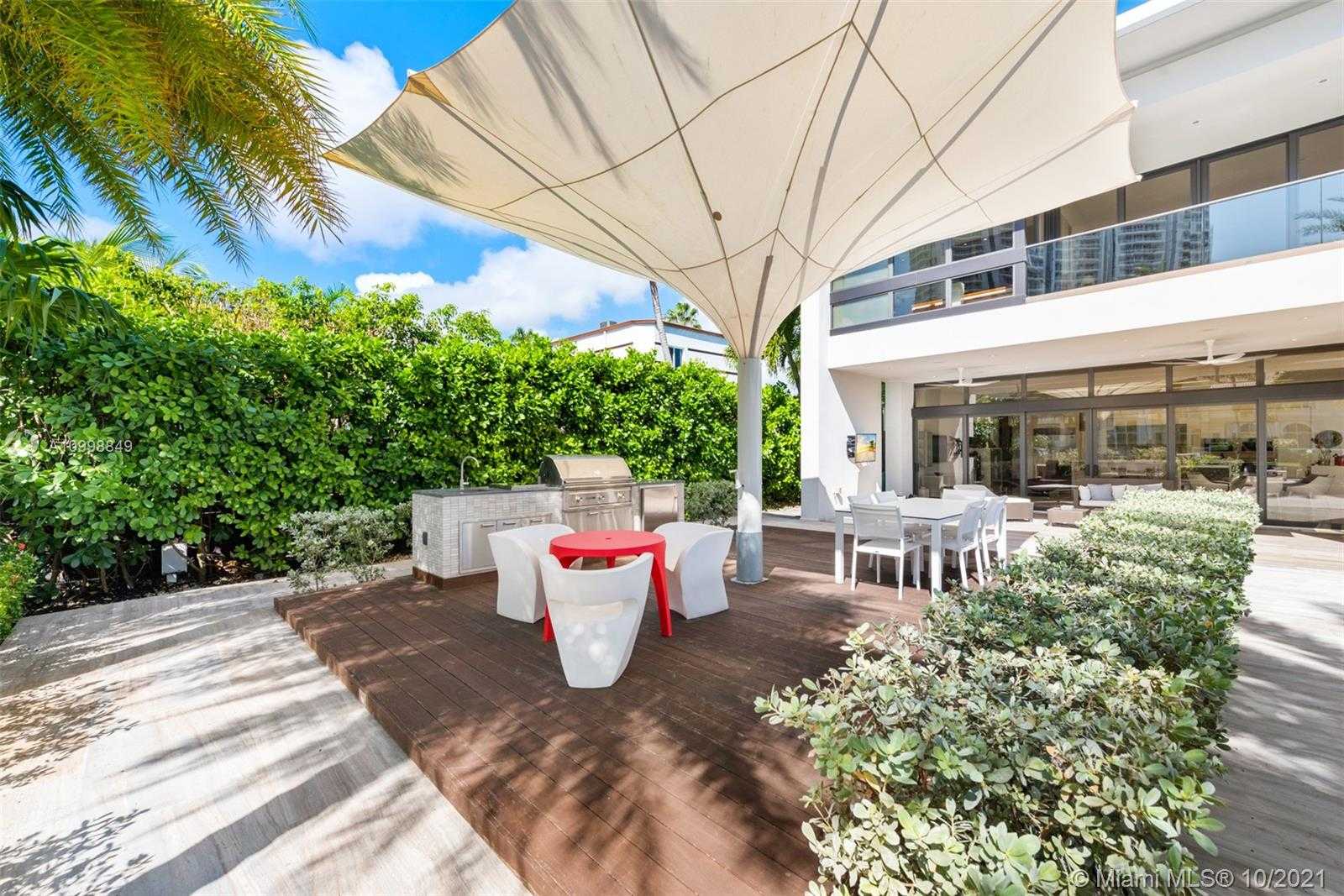 Small Image of 219 HOLIDAY DR, Hallandale Beach Number 55
