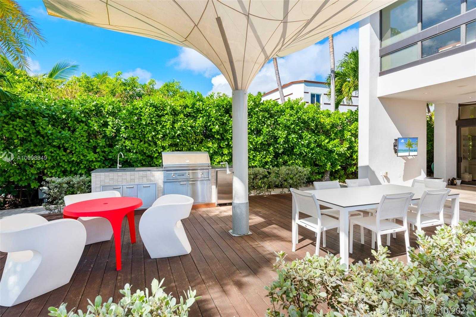 Small Image of 219 HOLIDAY DR, Hallandale Beach Number 56