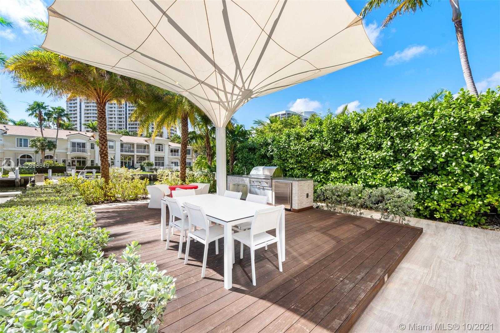 Small Image of 219 HOLIDAY DR, Hallandale Beach Number 57