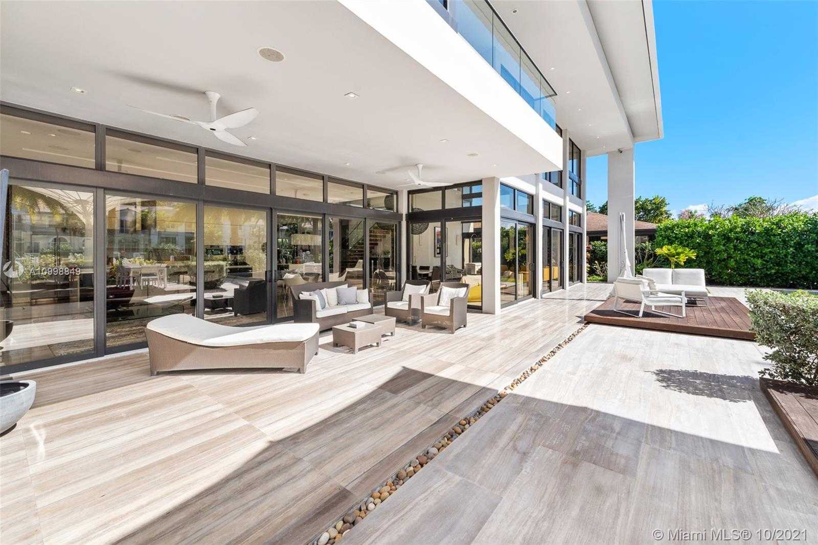 Small Image of 219 HOLIDAY DR, Hallandale Beach Number 59