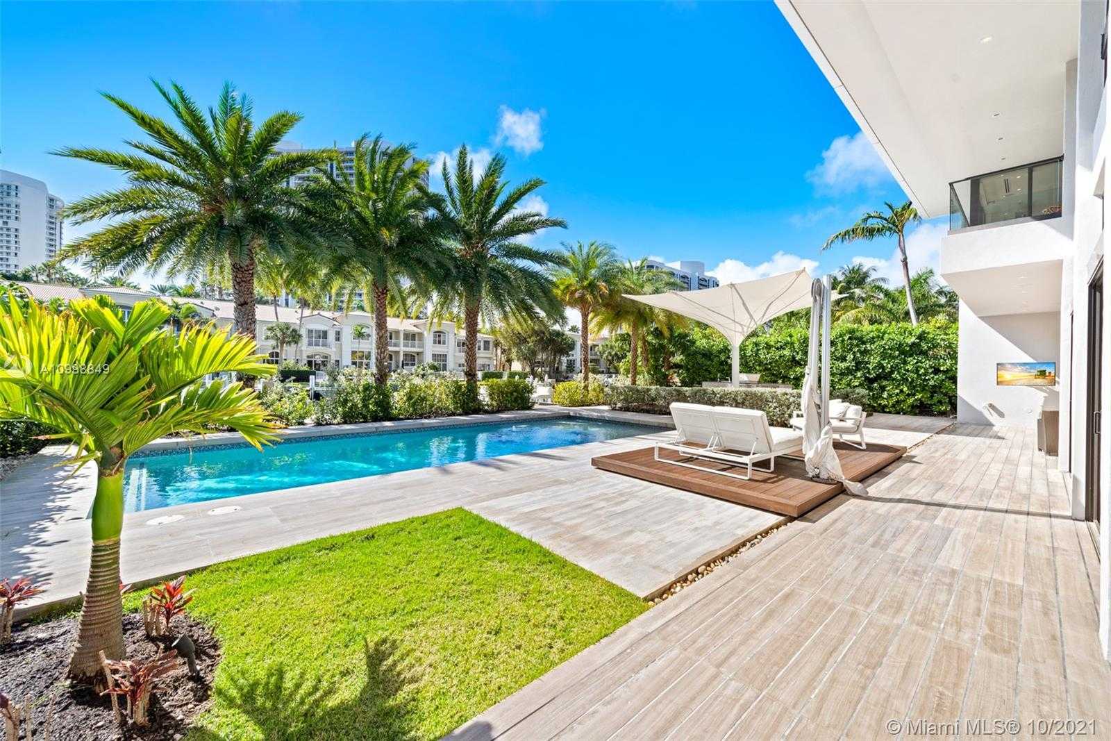 Small Image of 219 HOLIDAY DR, Hallandale Beach Number 65