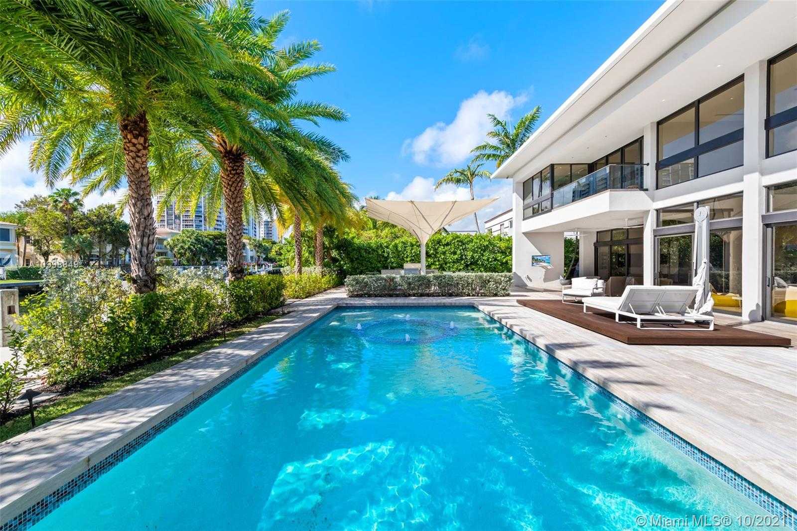 Small Image of 219 HOLIDAY DR, Hallandale Beach Number 67