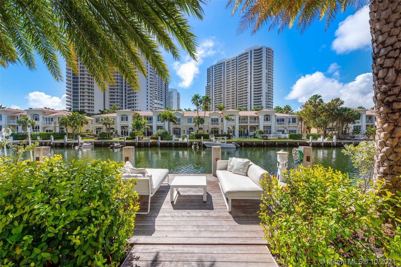 Small Image of 219 HOLIDAY DR, Hallandale Beach Number 70