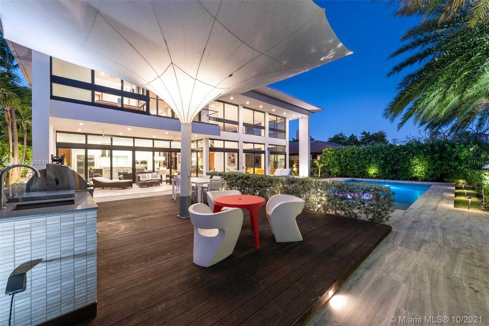 Small Image of 219 HOLIDAY DR, Hallandale Beach Number 72
