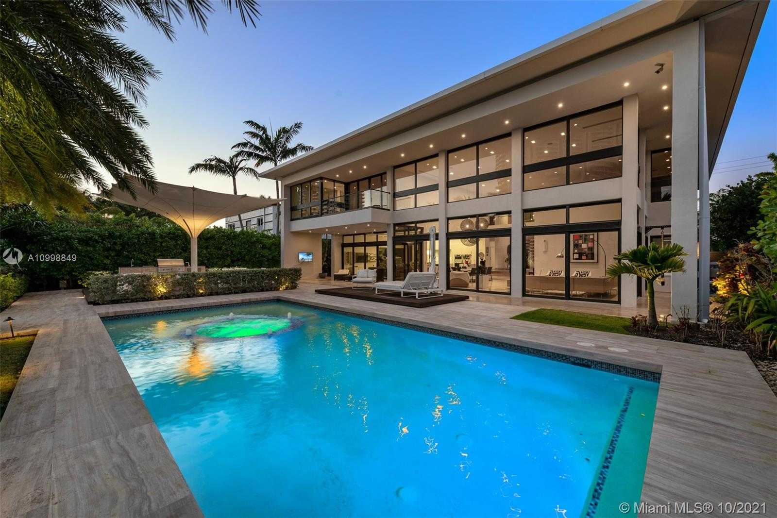 Small Image of 219 HOLIDAY DR, Hallandale Beach Number 75