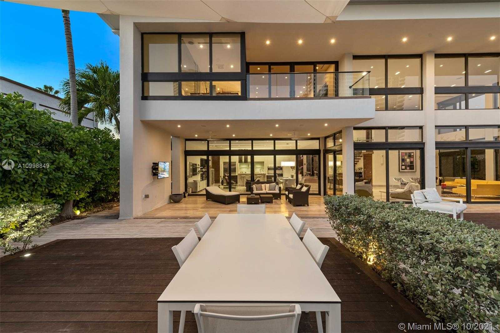 Small Image of 219 HOLIDAY DR, Hallandale Beach Number 76