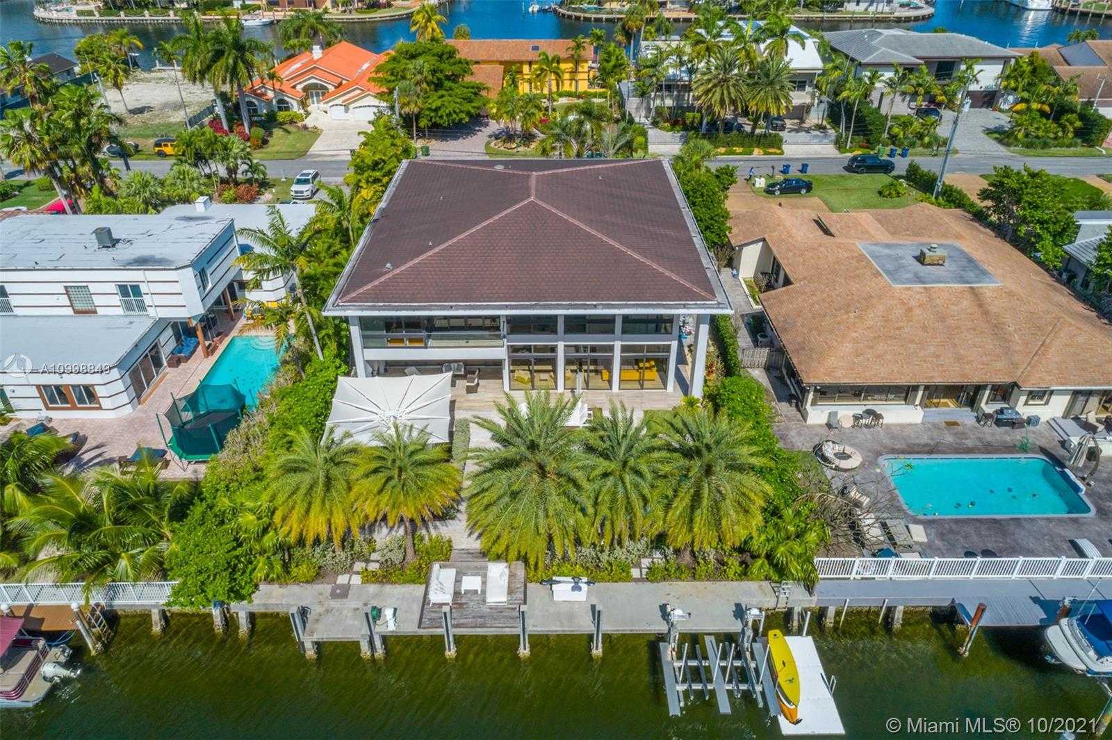 Small Image of 219 HOLIDAY DR, Hallandale Beach Number 78