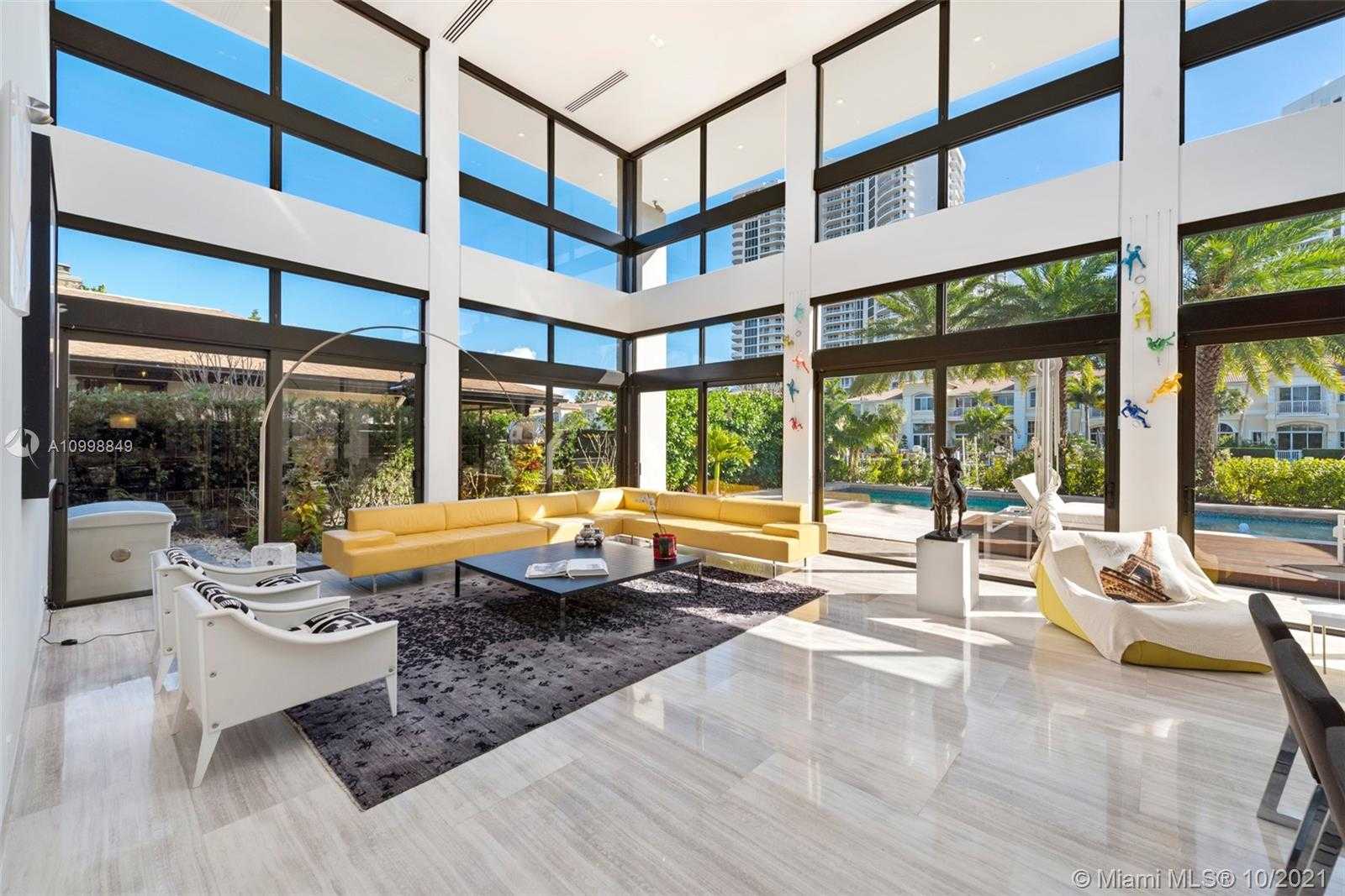 Small Image of 219 HOLIDAY DR, Hallandale Beach Number 8