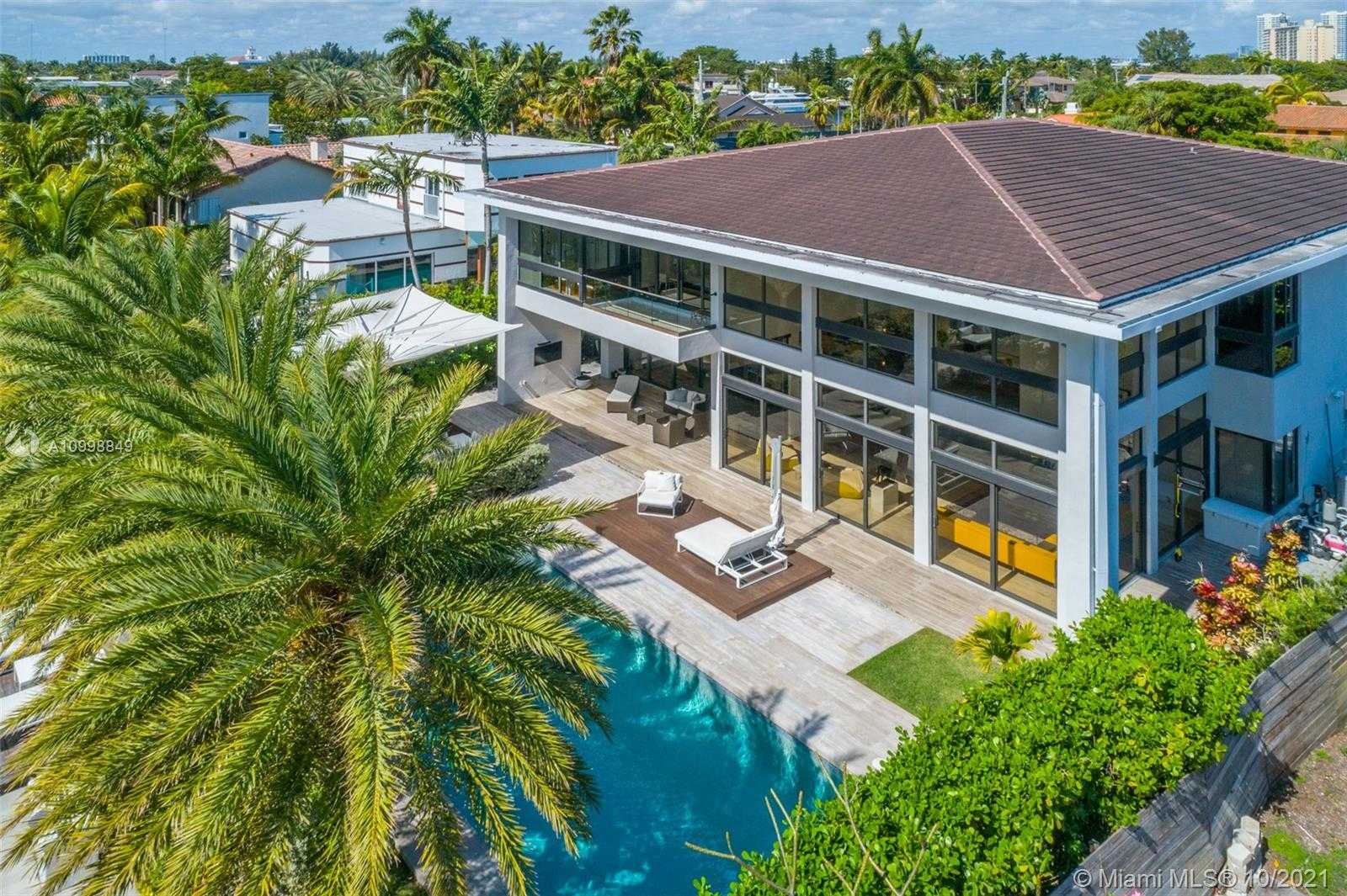Small Image of 219 HOLIDAY DR, Hallandale Beach Number 80