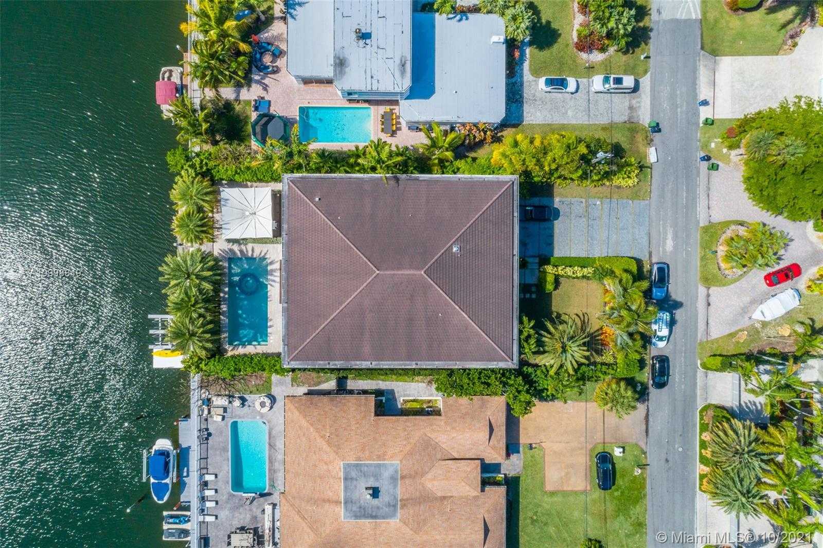 Small Image of 219 HOLIDAY DR, Hallandale Beach Number 81