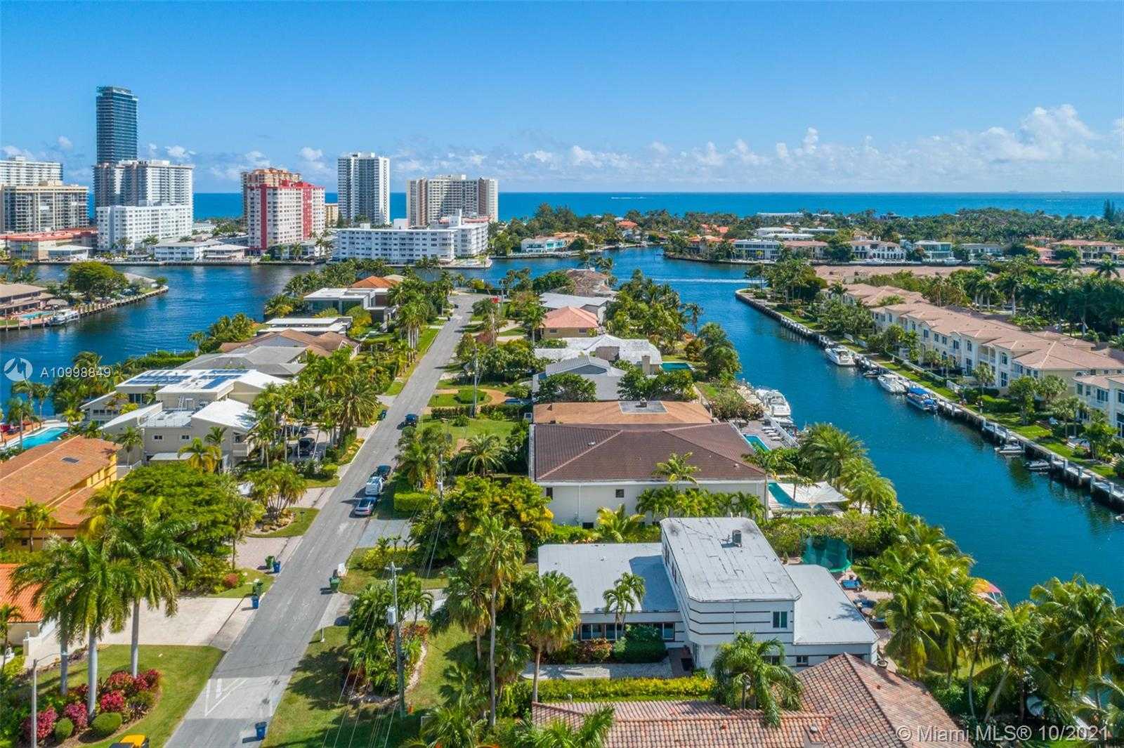 Small Image of 219 HOLIDAY DR, Hallandale Beach Number 83