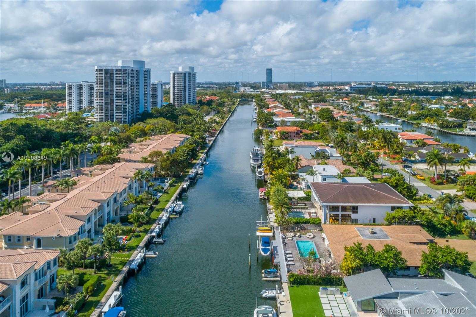 Small Image of 219 HOLIDAY DR, Hallandale Beach Number 84