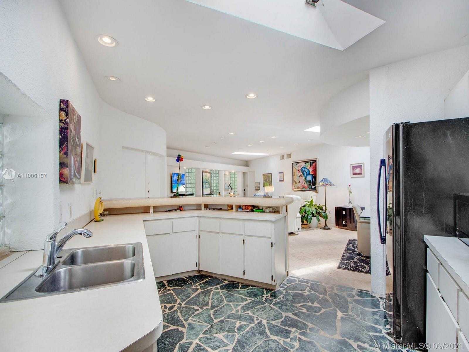 Small Image of 3200 MORRIS LANE, Coconut Grove Number 13