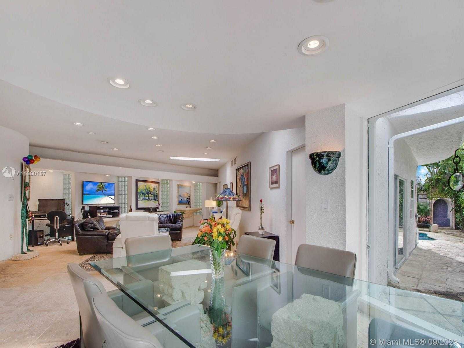 Small Image of 3200 MORRIS LANE, Coconut Grove Number 14