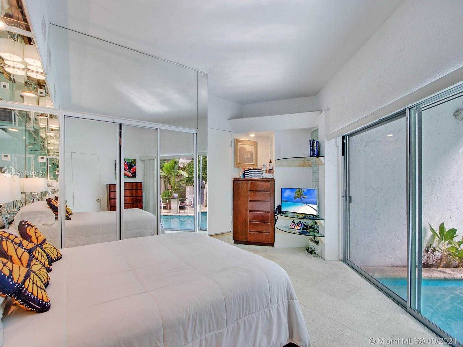 Small Image of 3200 MORRIS LANE, Coconut Grove Number 23