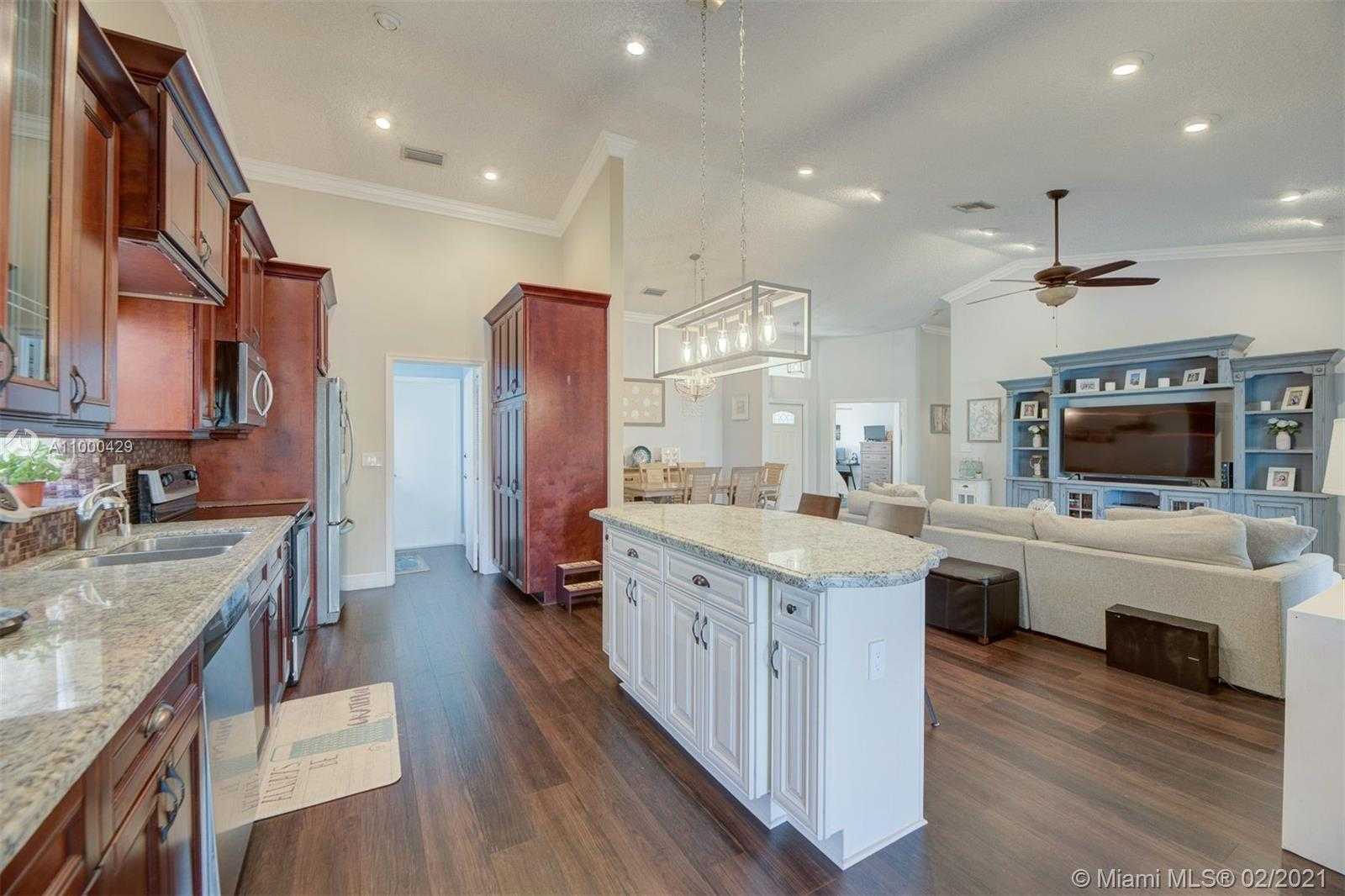 Small Image of 8615 NORTH WEST 83RD ST, Tamarac Number 12