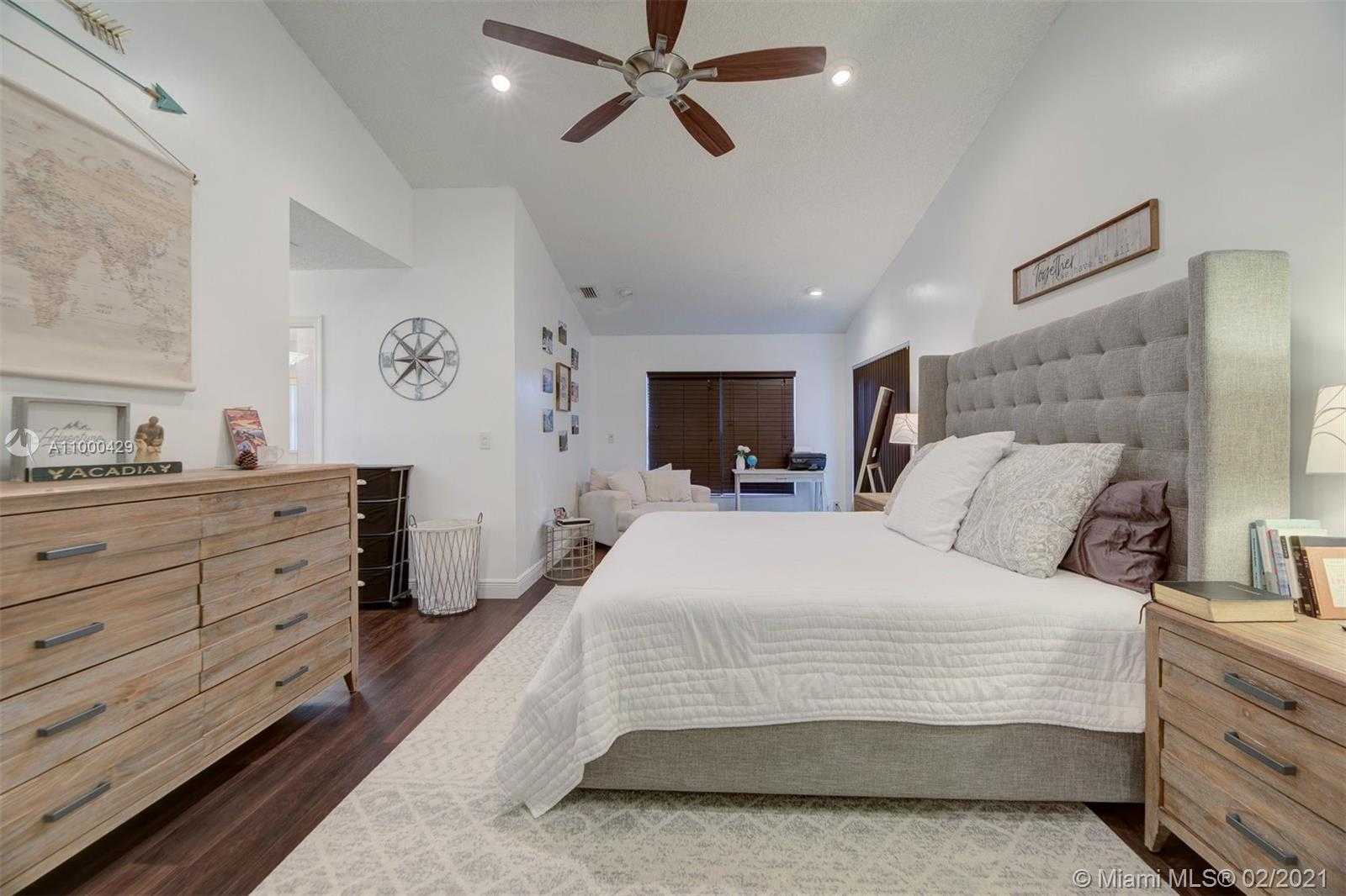 Small Image of 8615 NORTH WEST 83RD ST, Tamarac Number 16
