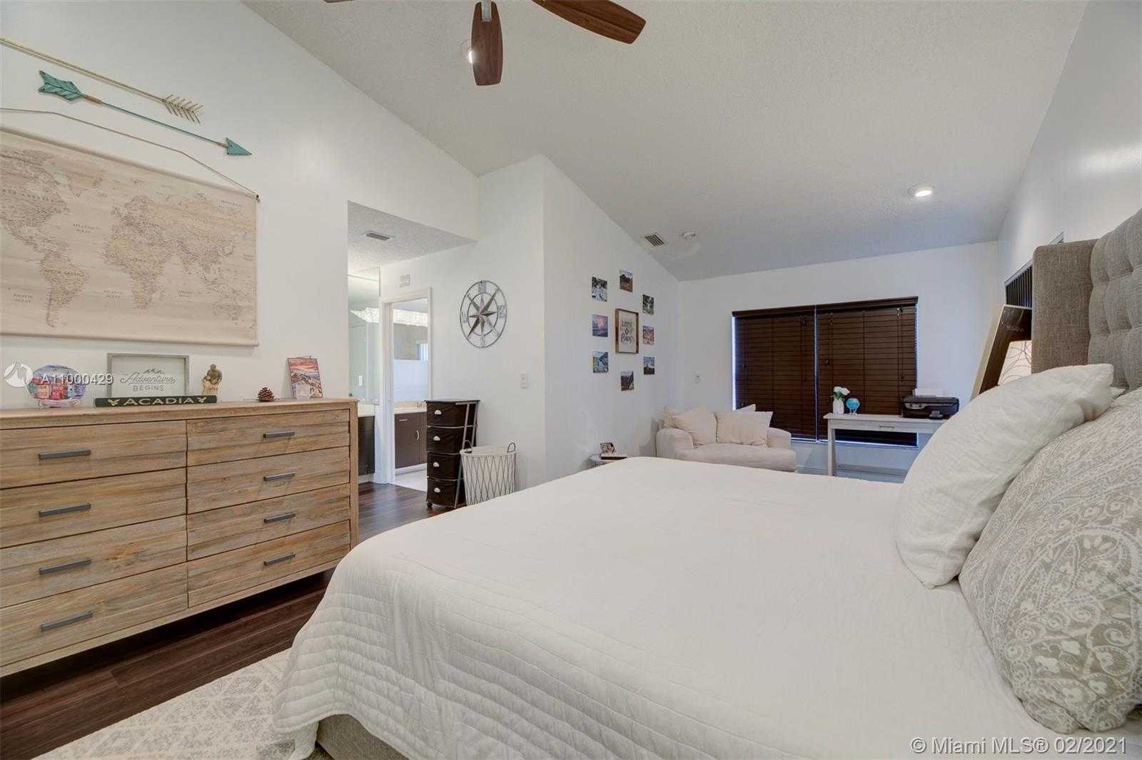 Small Image of 8615 NORTH WEST 83RD ST, Tamarac Number 17