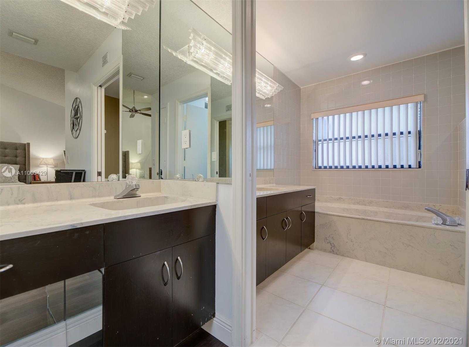 Small Image of 8615 NORTH WEST 83RD ST, Tamarac Number 21