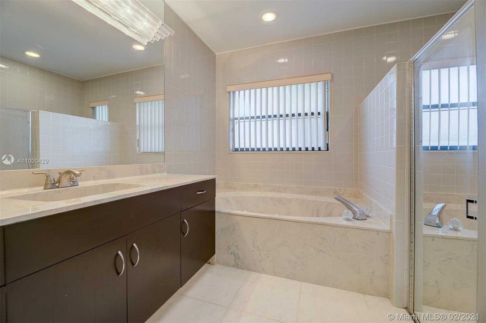 Small Image of 8615 NORTH WEST 83RD ST, Tamarac Number 23