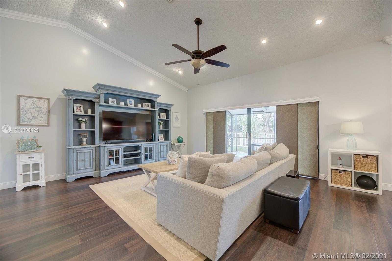 Small Image of 8615 NORTH WEST 83RD ST, Tamarac Number 3