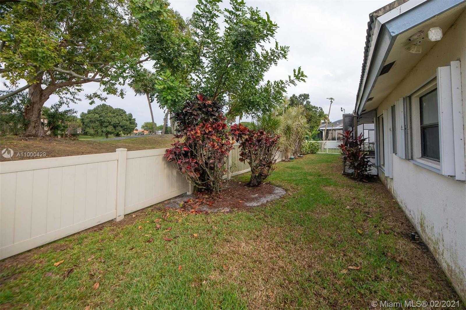 Small Image of 8615 NORTH WEST 83RD ST, Tamarac Number 44