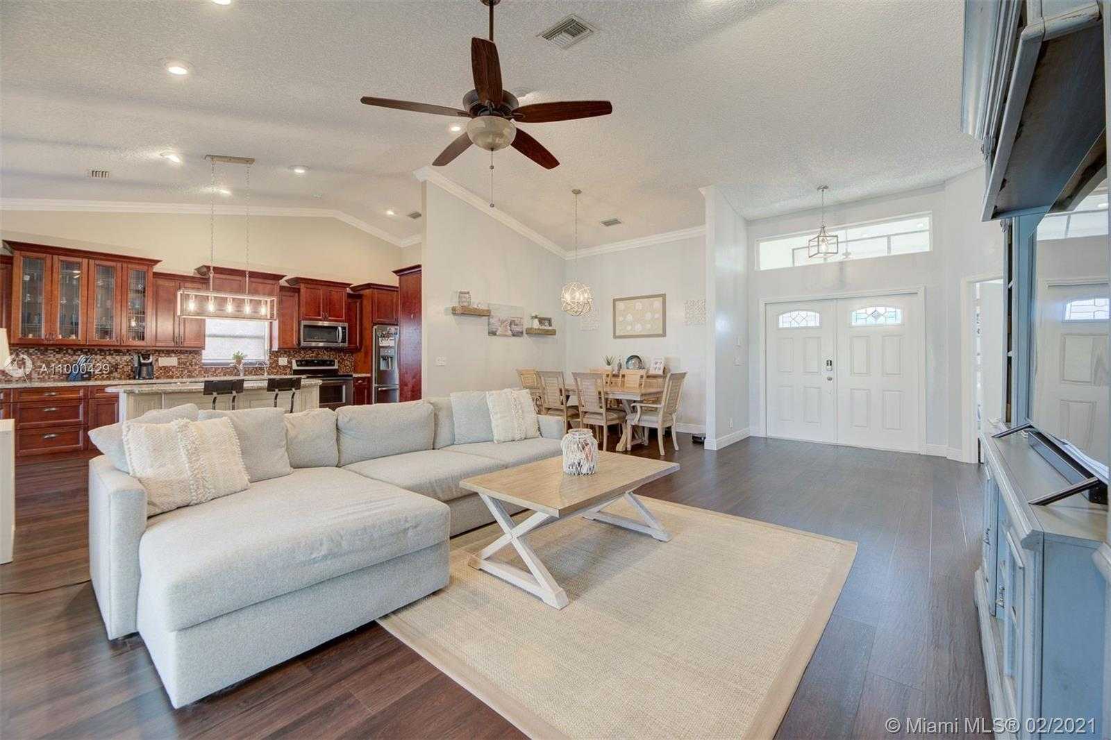 Small Image of 8615 NORTH WEST 83RD ST, Tamarac Number 5