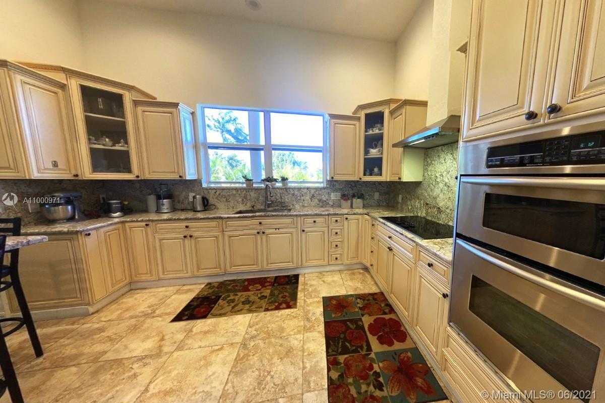 Small Image of 16541 SOUTH 62ND ST, Southwest Ranches Number 11