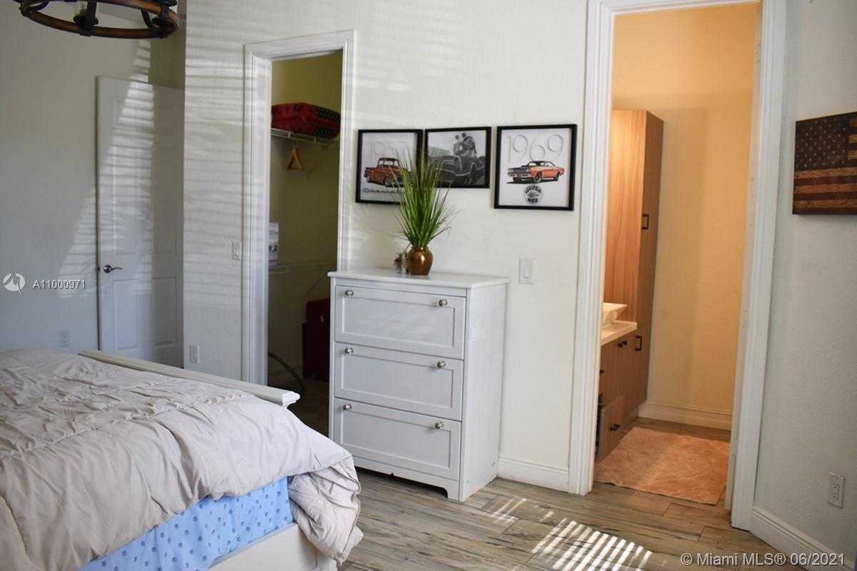 Small Image of 16541 SOUTH 62ND ST, Southwest Ranches Number 21