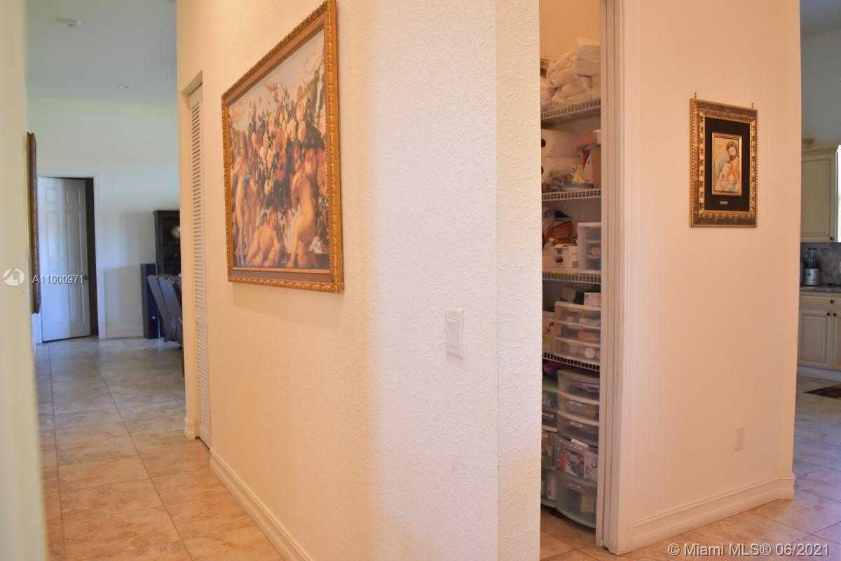 Small Image of 16541 SOUTH 62ND ST, Southwest Ranches Number 7