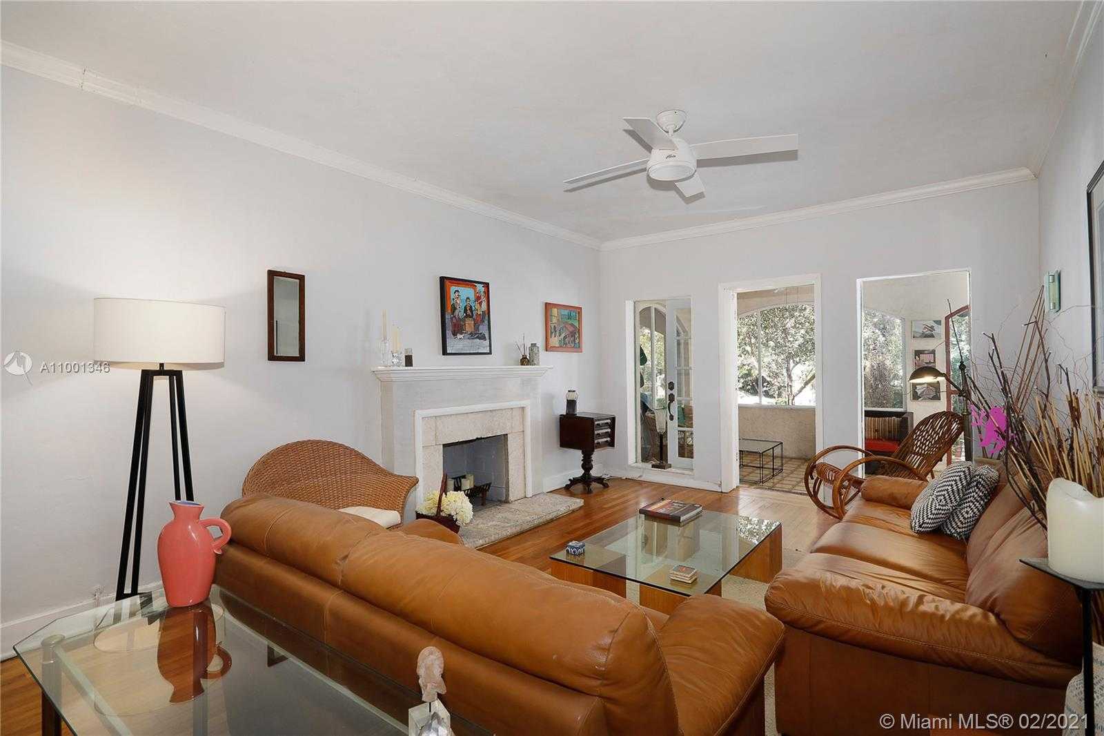 Small Image of 1824 OPECHEE DR, Miami Number 10