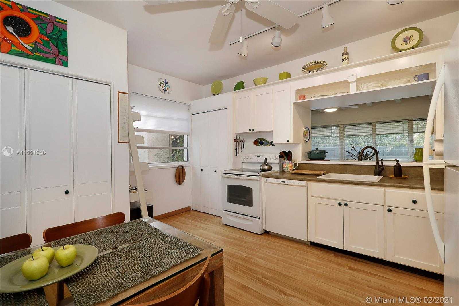 Small Image of 1824 OPECHEE DR, Miami Number 16