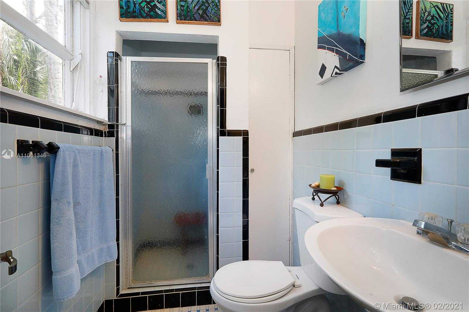 Small Image of 1824 OPECHEE DR, Miami Number 23