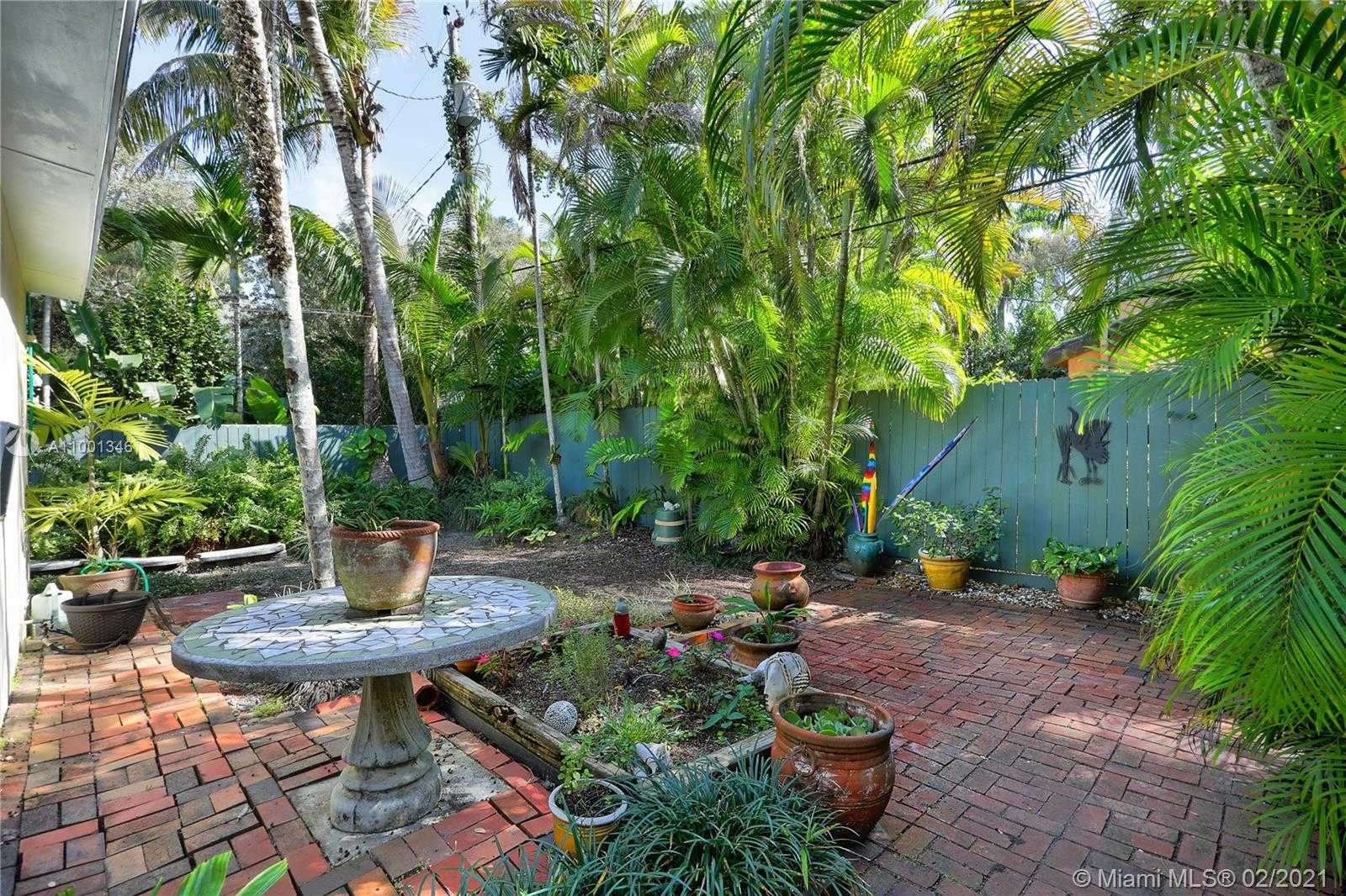 Small Image of 1824 OPECHEE DR, Miami Number 26