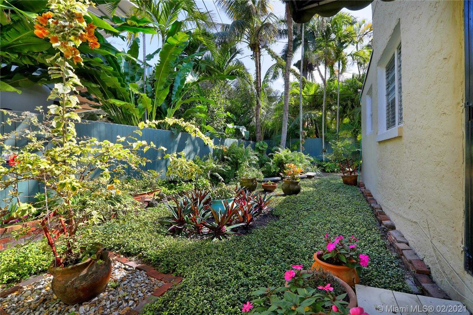 Small Image of 1824 OPECHEE DR, Miami Number 28