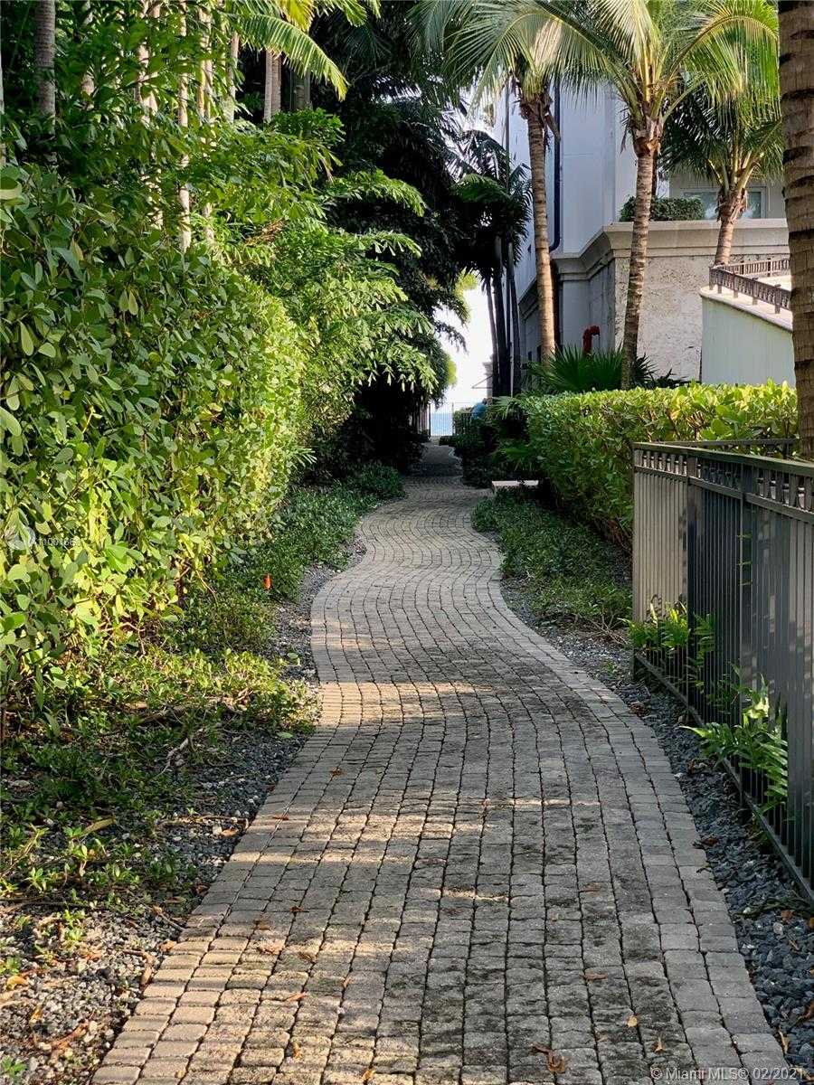 Small Image of 3510 WEST GLENCOE ST, Miami Number 9
