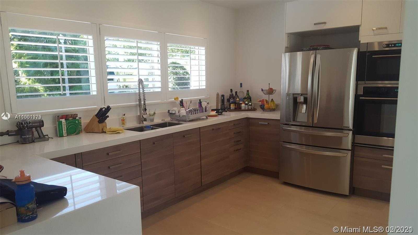Small Image of 57 SAMANA DRIVE, Miami Number 10