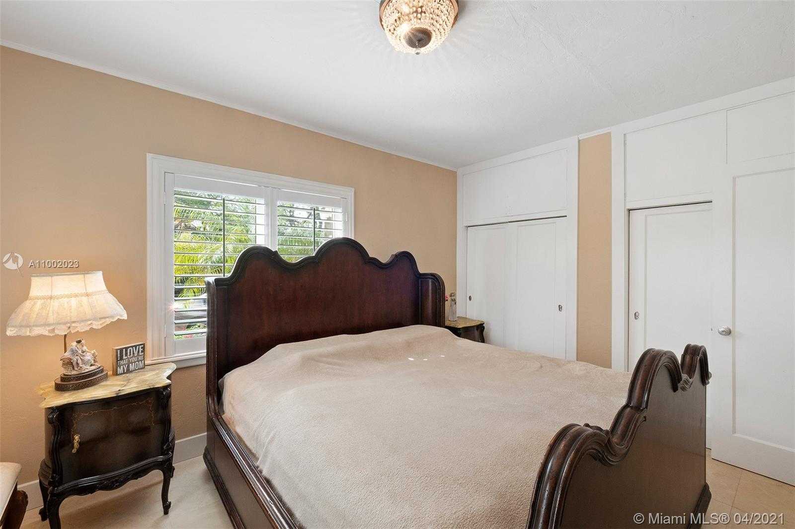 Small Image of 6291 SOUTH WEST 42ND ST, South Miami Number 6
