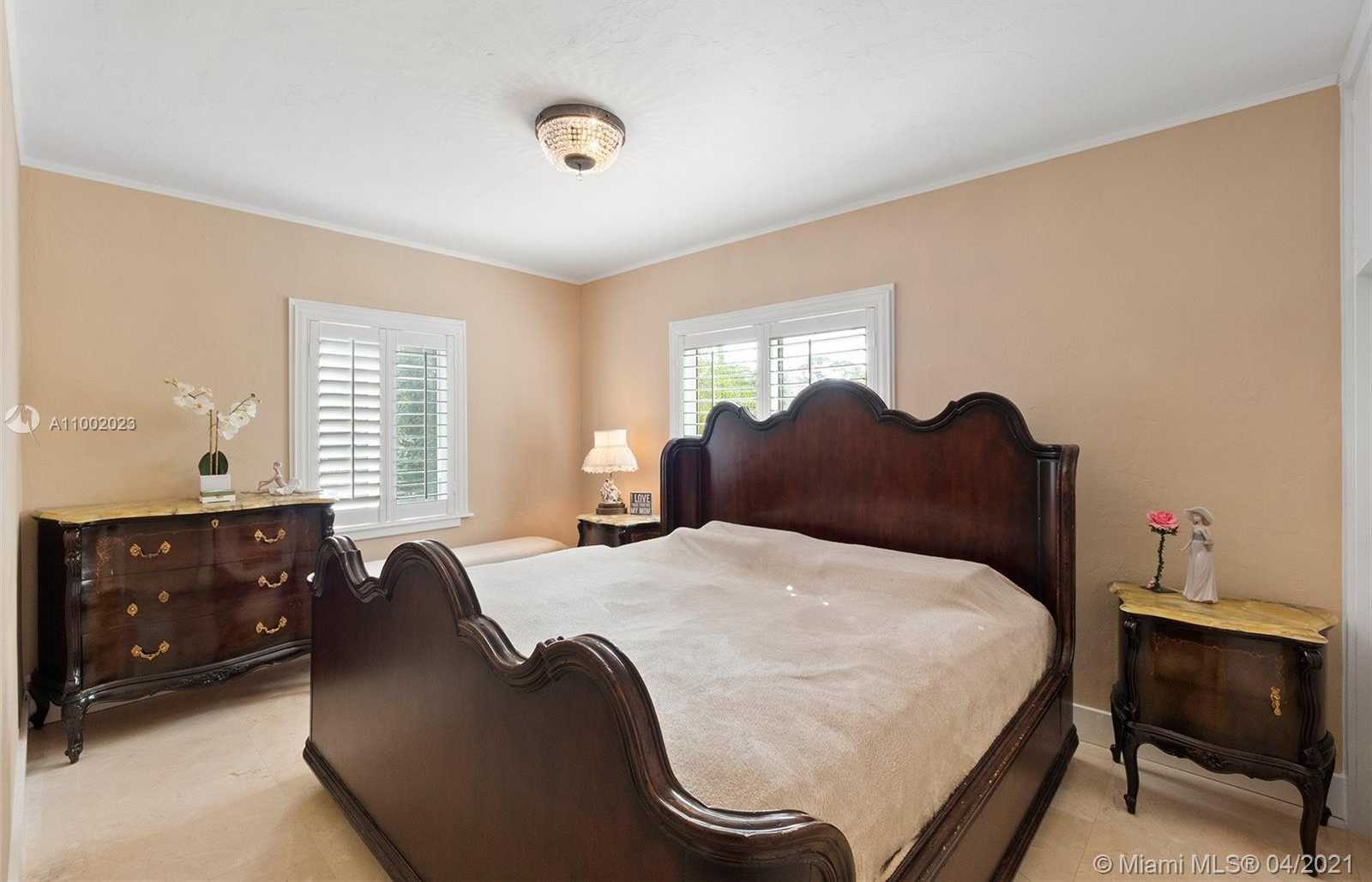 Small Image of 6291 SOUTH WEST 42ND ST, South Miami Number 7