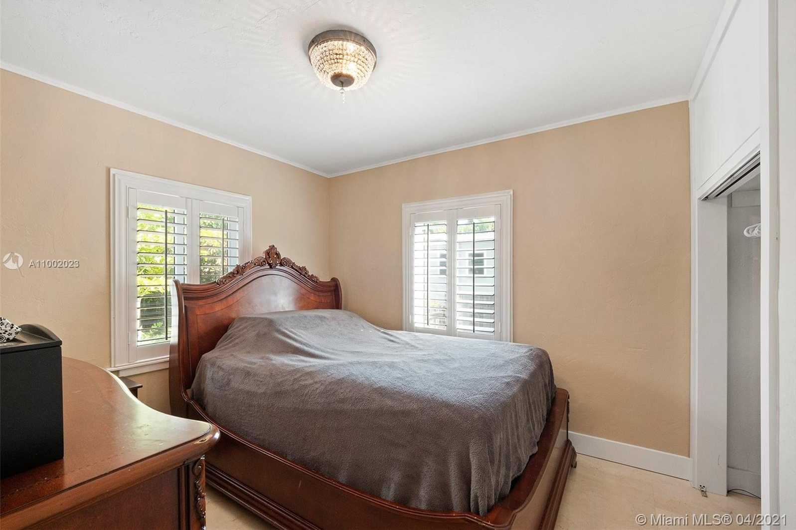 Small Image of 6291 SOUTH WEST 42ND ST, South Miami Number 8