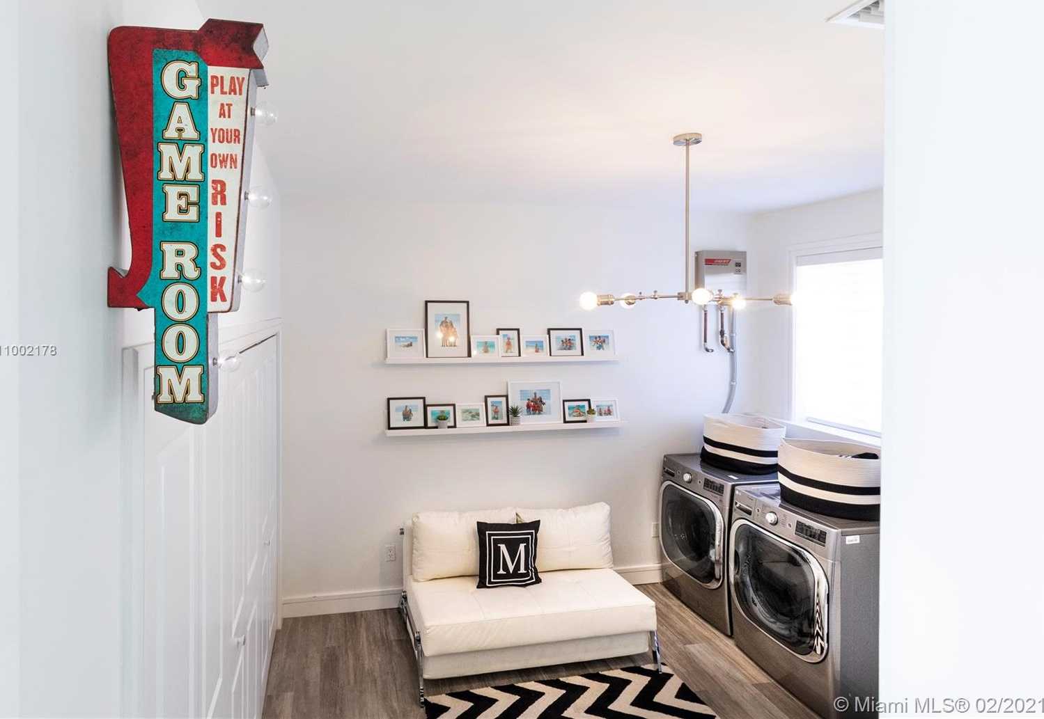 Small Image of 3267 RIVIERA DR, Coral Gables Number 17