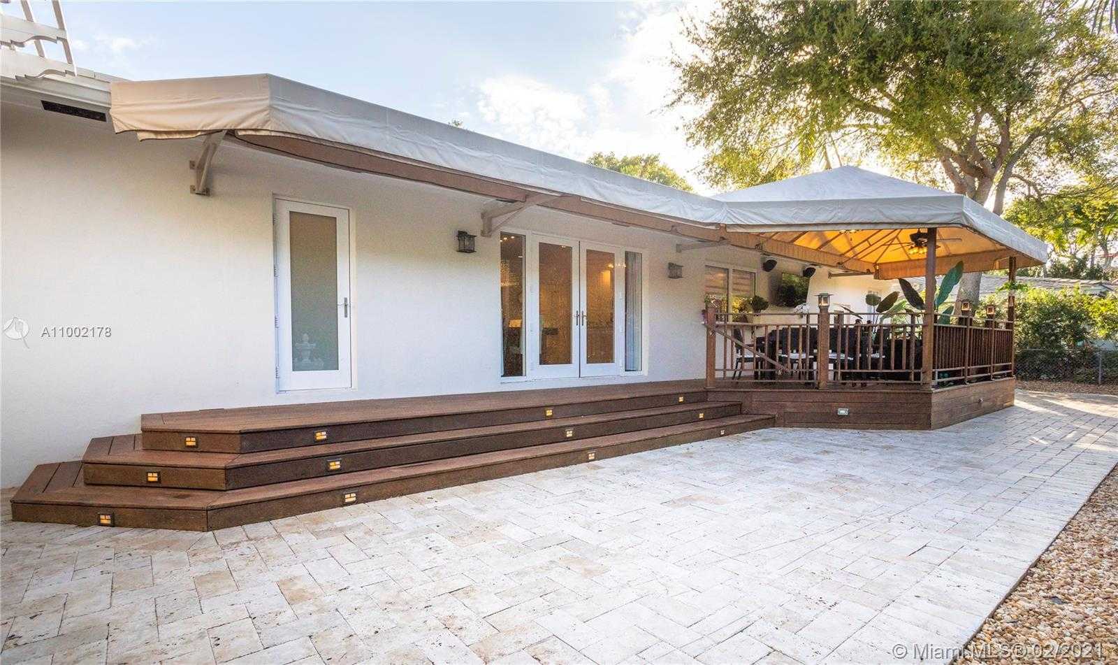 Small Image of 3267 RIVIERA DR, Coral Gables Number 23