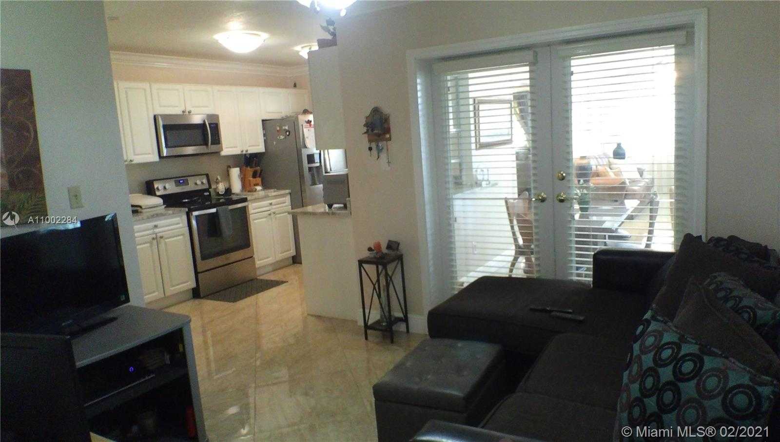 Small Image of 6718 NORTH WEST 70TH CT, Tamarac Number 7