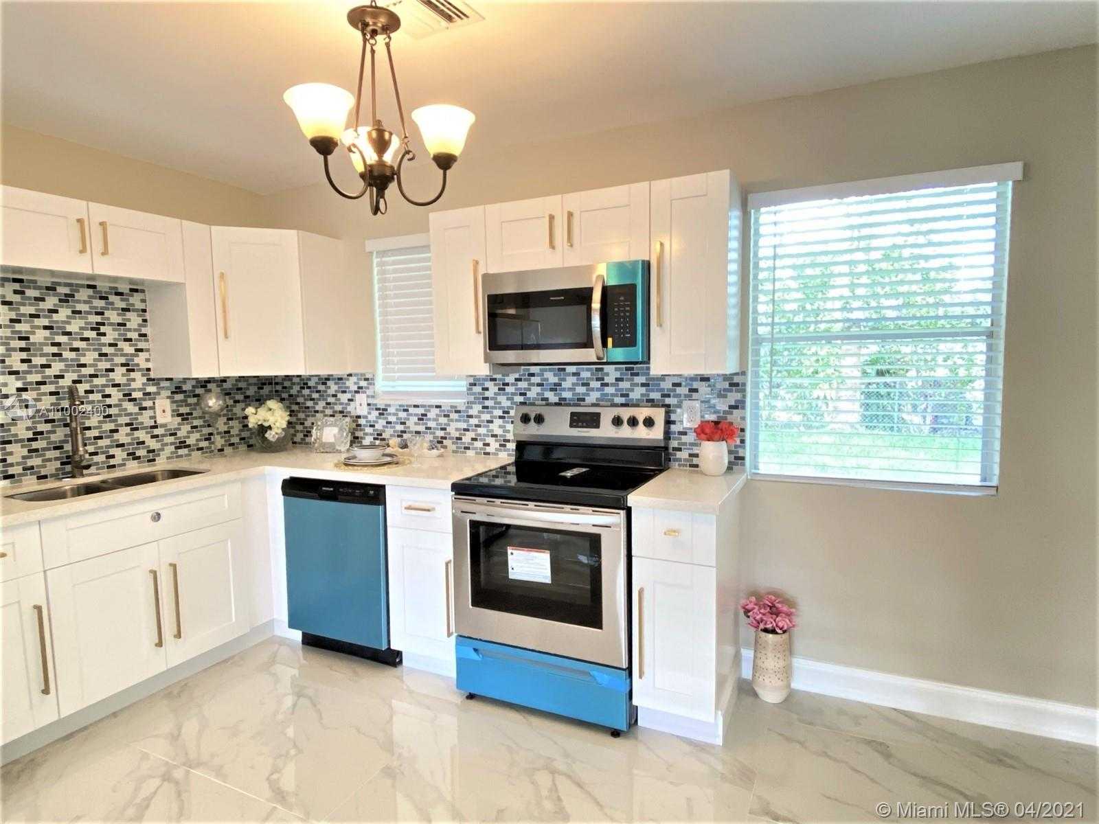 Small Image of 6895 BROADVIEW BLVD, North Lauderdale Number 14