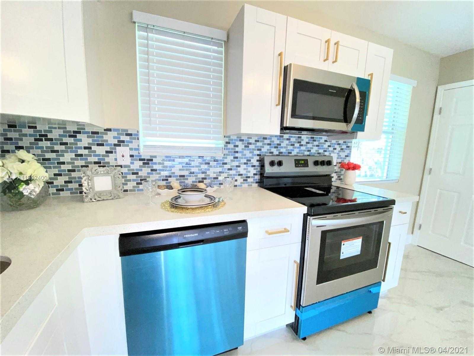 Small Image of 6895 BROADVIEW BLVD, North Lauderdale Number 16