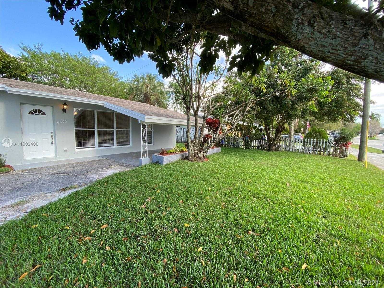 Small Image of 6895 BROADVIEW BLVD, North Lauderdale Number 2