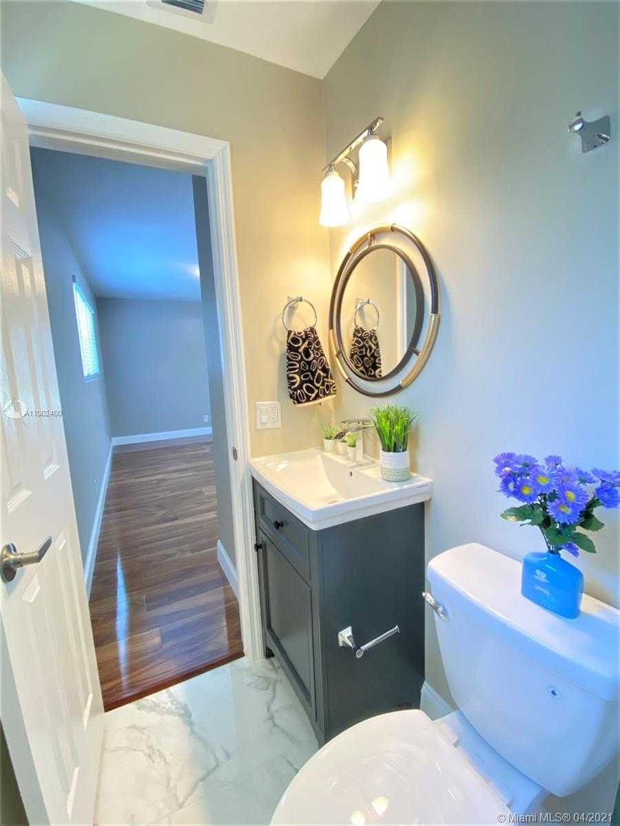 Small Image of 6895 BROADVIEW BLVD, North Lauderdale Number 27
