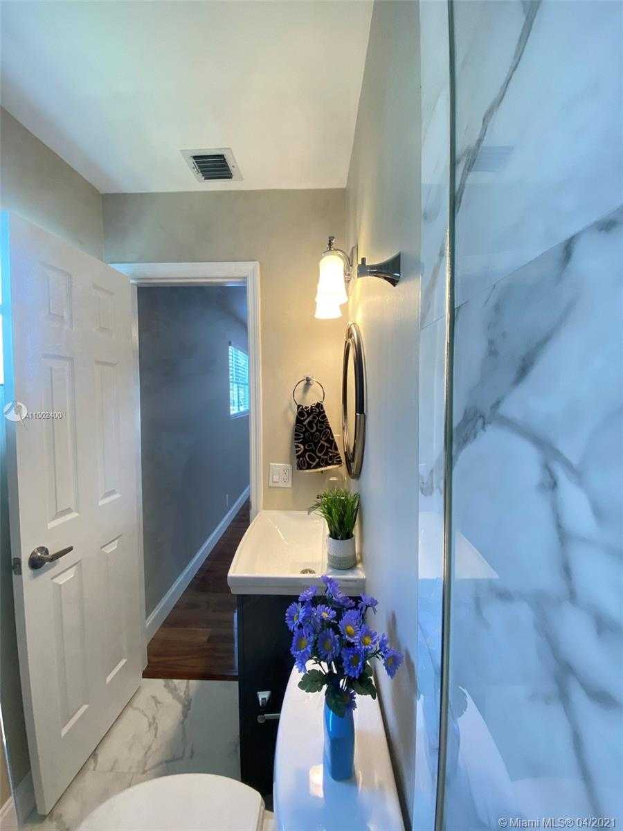 Small Image of 6895 BROADVIEW BLVD, North Lauderdale Number 29