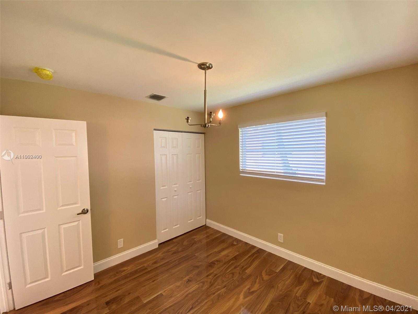 Small Image of 6895 BROADVIEW BLVD, North Lauderdale Number 35