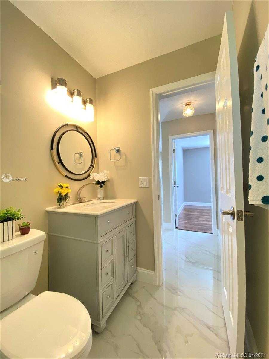 Small Image of 6895 BROADVIEW BLVD, North Lauderdale Number 41